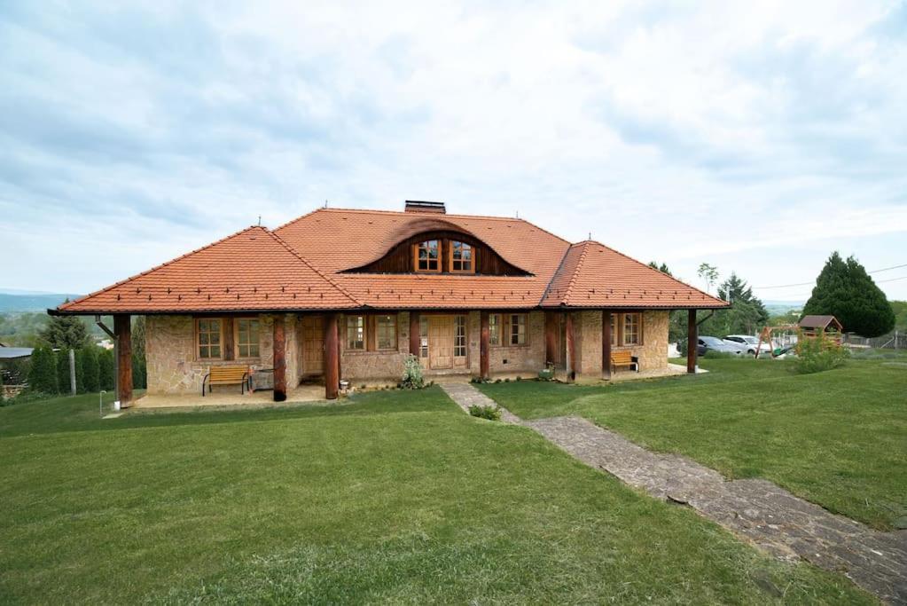 Donauresidenz Apartment Dunabogdány Екстериор снимка