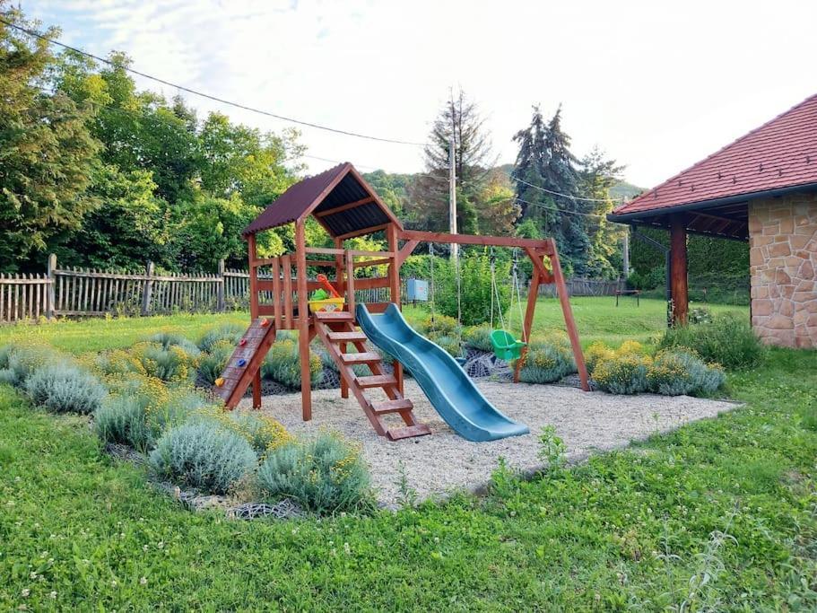 Donauresidenz Apartment Dunabogdány Екстериор снимка